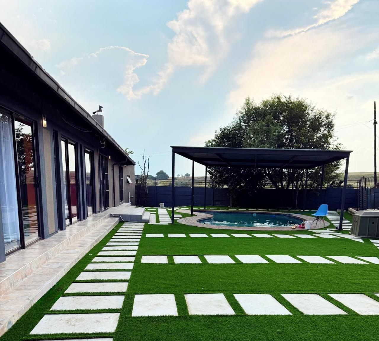 Reutlwane Gardens Secunda
